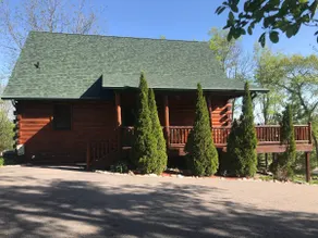 Hana Log Cabin near Devil's Lake - Image 5