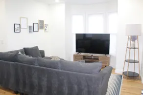 A Home In Newark - Image 2