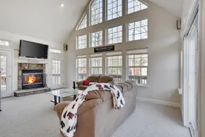 Spacious, modern open concept 3bdrm in Masthope - Image 3