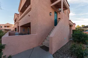 The Lakeshore Village Haven - Image 3