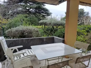 Luxury flat w/ beautiful garden - Image 2