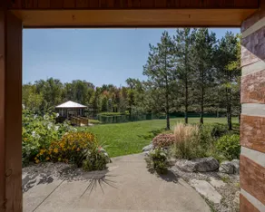 Large Grand Bend Getaway. Swim, Golf, Relax - Image 3