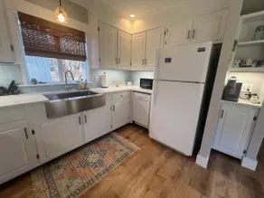 Stunning Coastal Farmhouse Charm. 2 bedrooms. - Image 3