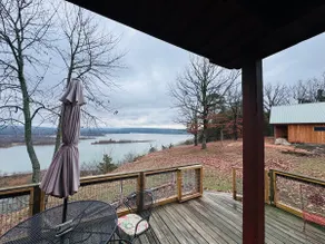 Paradiso Waterfront Cabin Sleeps 10+ - Image 3