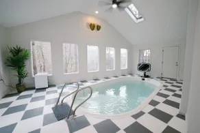 Round House + Pool | Near Bristol with 7 acres! - Image 2
