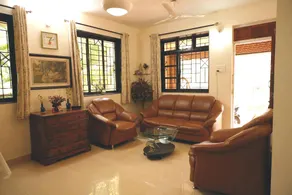 Villa Tranquillo by the Lake - Image 2