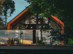 Lake House Couple with View - Image 5