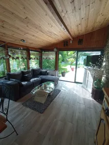 House with a pool - Image 3