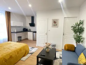 Private studio + unlimited coffee, coworking and garden - Image 3