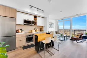 Stunning T.O. Views|Gym|Sauna|50” TV|Pool|Parking - Image 5