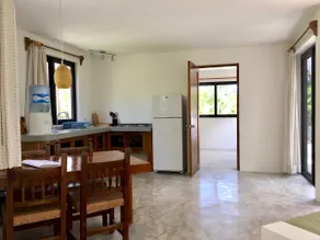 Peaceful Idyllic 1B/1B Beach Home, Great Location - Image 3