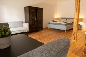 Loft apartment with large bathtub - Image 2