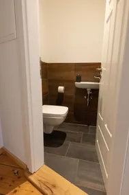 Loft apartment with large bathtub - Image 4