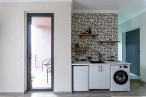 “Modern Hotel-Style Apartment | 5 min to Center - Image 3