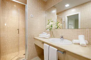 Marinell - Apartment Quadruple 2 Bedroom balcony - Image 5