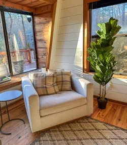 Entire cabin on Lake Sequoyah - Image 3