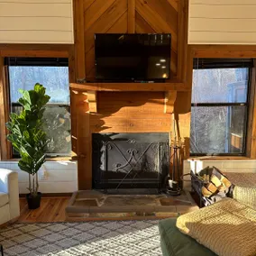 Entire cabin on Lake Sequoyah - Image 2