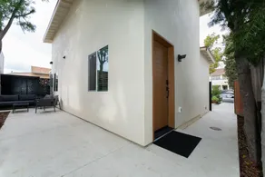 Unique Loft with Outdoor Patio - Image 3