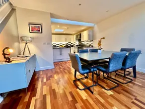 Spacious and Refreshing 3-4 Bed Stamford House! - Image 2