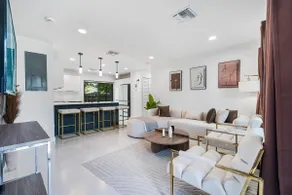 Luxury Home Near Beaches: Close to FTL - Image 2