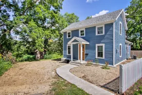 Historic Downtown, *HotTub*, FirePit & Fenced Yard - Image 2