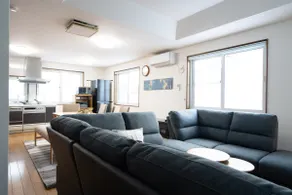 Spacious detached house with indoor dog track! Convenience store nearby/accommodates up to 7 people/5+ free parking spaces - Image 4