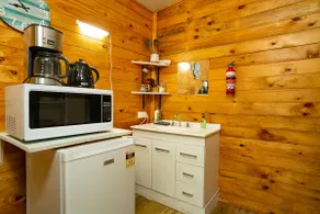 Cozy self-contained cabin - Image 4