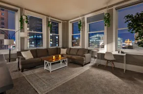 Downtown Dream 2br w/ City Views 2 blocks to Court - Image 2