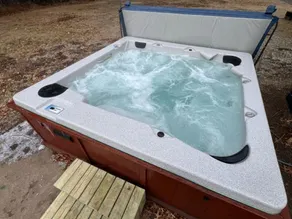 *Stunning Remodel * Hot Tub 4 -BR home, Sleeps 10 - Image 5