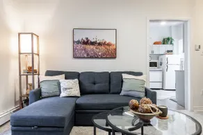 Boho Chic Suite - walk to dwntwn/free prkg/Netflix - Image 2