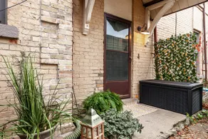 Boho Chic Suite - walk to dwntwn/free prkg/Netflix - Image 5