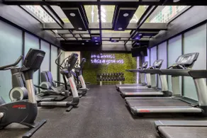 Stylish Apt Near Hotspots | Gym+Business Lounge - Image 3