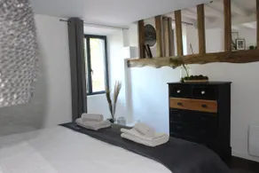 Fig Tree Cottage 1 x Super King or 2 x Single Beds - Image 4