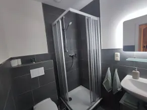 Elegant 3-bedroom nest - Image 2