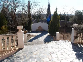 Luxury Retreat: Arab Tower with Central Patio - Image 4