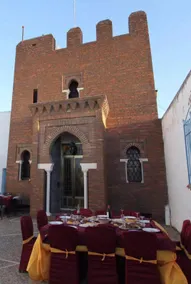 Luxury Retreat: Arab Tower with Central Patio - Image 2