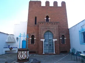 Luxury Retreat: Arab Tower with Central Patio - Image 5