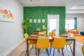 Citrus Cottage: Comfy - Hwy 10 - Peaceful Retreat - Image 2