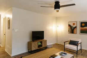 \"Morning View 4” Cozy Modern Stay - College/Hiking - Image 3