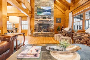 Log Home on 11 acres w/ Hot Tub - Image 4