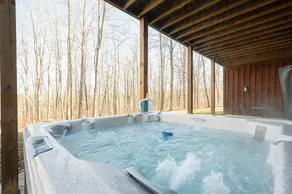 Log Home on 11 acres w/ Hot Tub - Image 3