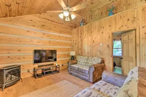 Cozy Roughriver Lakefront Cabin - Image 3