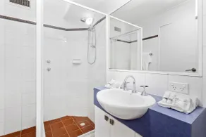 3 Bedroom 1st Floor Ocean View Apartment - Image 5