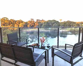 Lakeview Luxury 3Bedrooms Apt Wolli Creek close to Airport CBD - Image 3