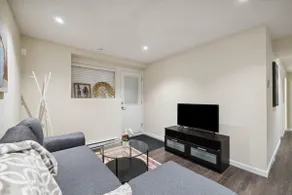 Charming 2-Bed Suite, Near White Rock - Image 4