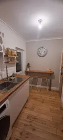 3 Bed Home sleeps 6 in Heart of Cardiff Free Parking - Image 5
