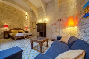 Beautiful Townhouse in the Three Cities - Image 2