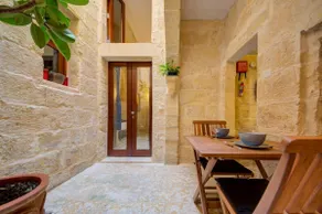 Beautiful Townhouse in the Three Cities - Image 3