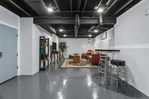 SALE Cozy & Modern: Perfect for Families & Couples - Image 4