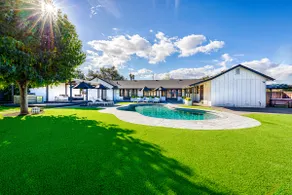 Modern Ranch House-swim|soak|pickleball|wineries - Image 2